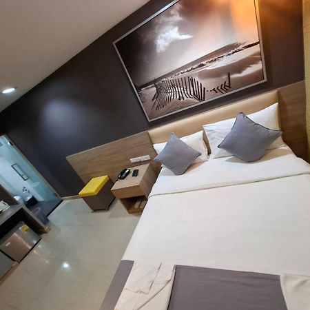 Pratunam19 Hotel Bangkok Exterior photo