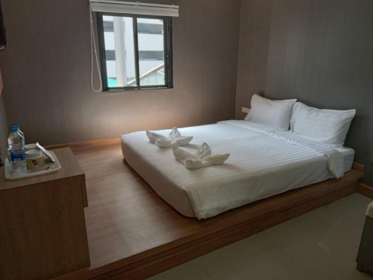 Pratunam19 Hotel Bangkok Exterior photo