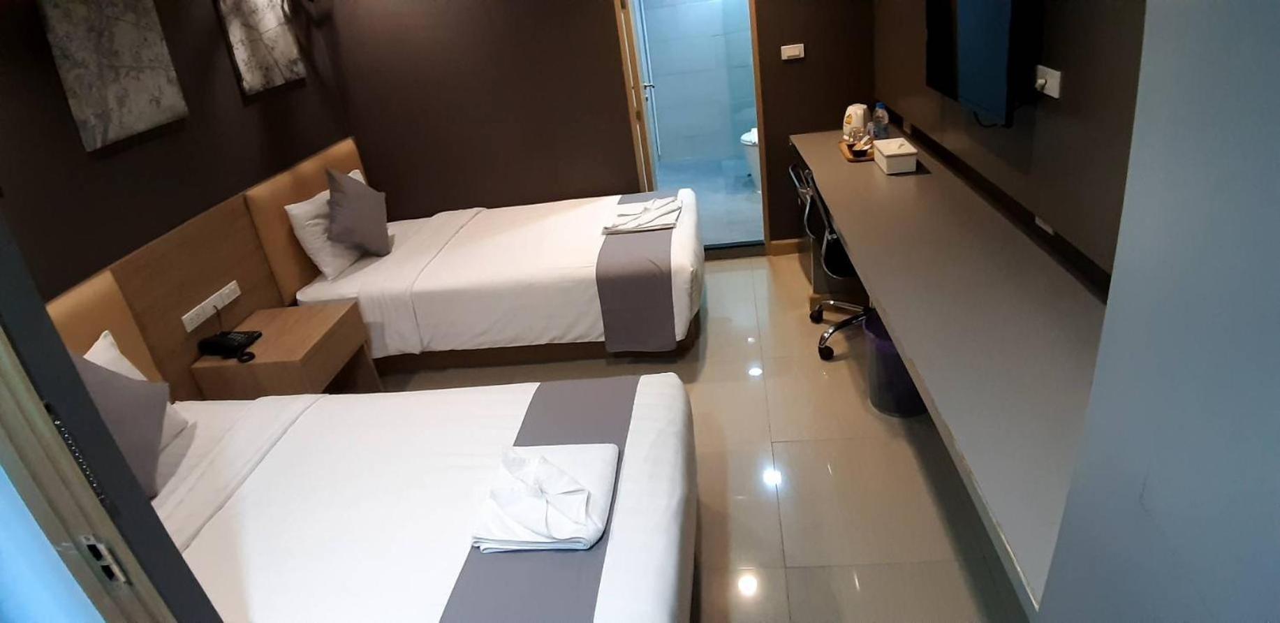 Pratunam19 Hotel Bangkok Exterior photo